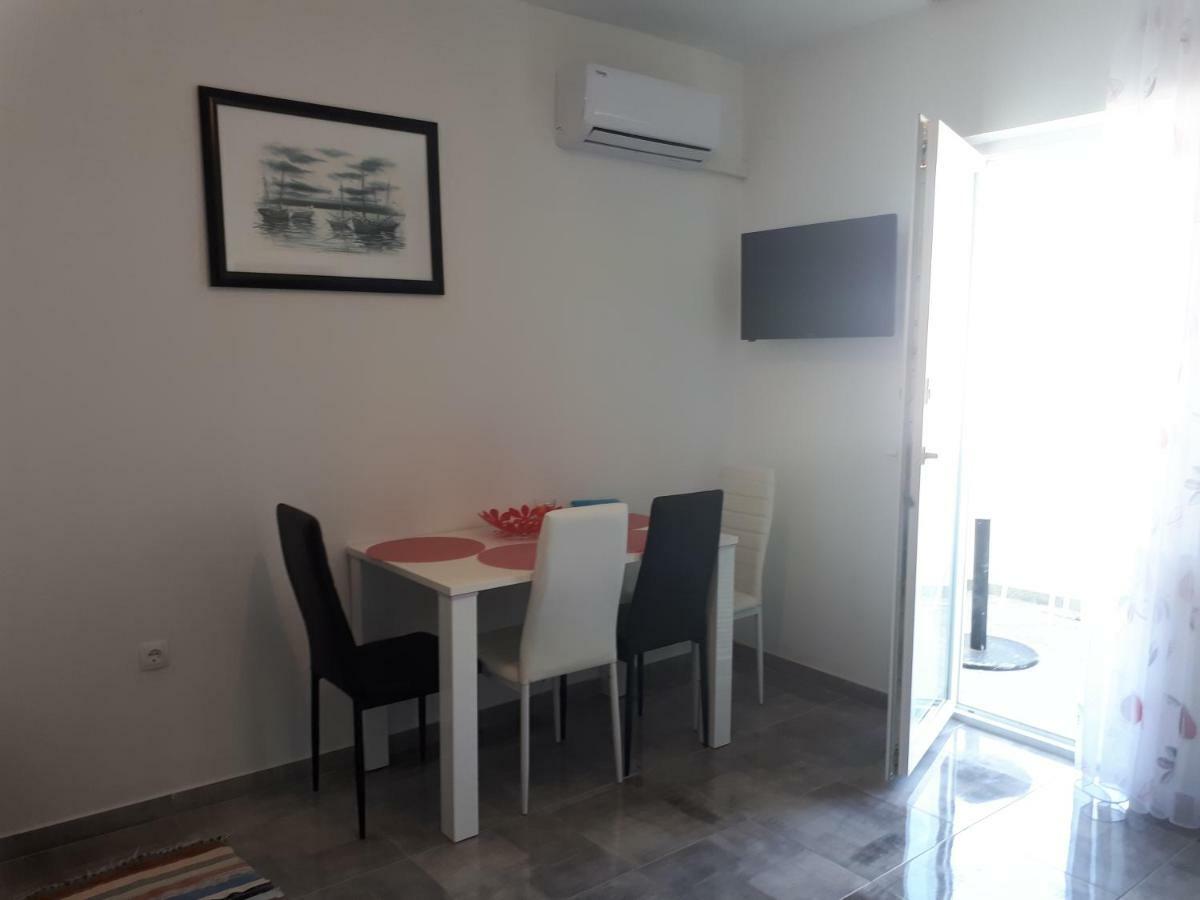 Apartmani Korina สตารีกราด-ปาเคลนีซา ภายนอก รูปภาพ