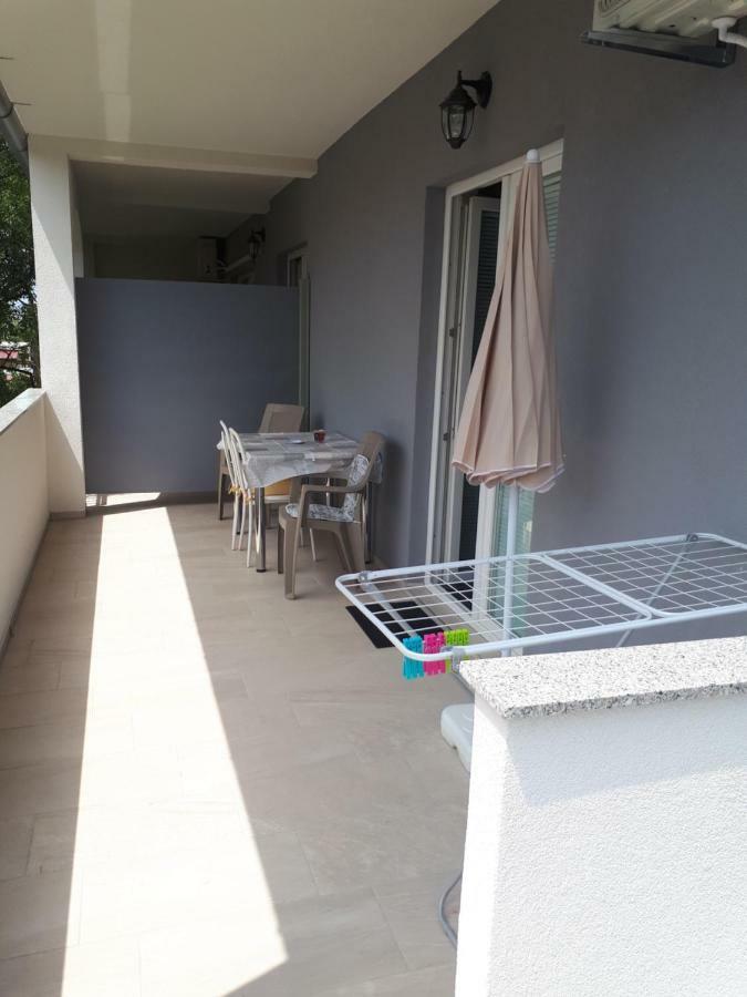 Apartmani Korina สตารีกราด-ปาเคลนีซา ภายนอก รูปภาพ