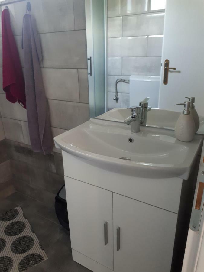 Apartmani Korina สตารีกราด-ปาเคลนีซา ภายนอก รูปภาพ