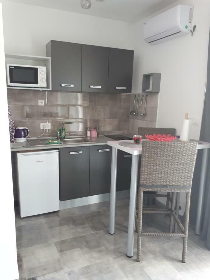 Apartmani Korina สตารีกราด-ปาเคลนีซา ภายนอก รูปภาพ