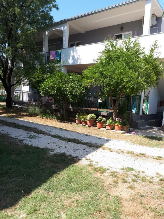 Apartmani Korina สตารีกราด-ปาเคลนีซา ภายนอก รูปภาพ