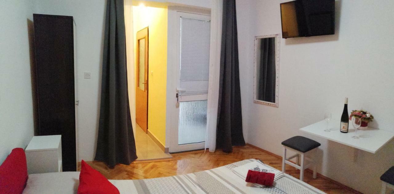 Apartmani Korina สตารีกราด-ปาเคลนีซา ภายนอก รูปภาพ