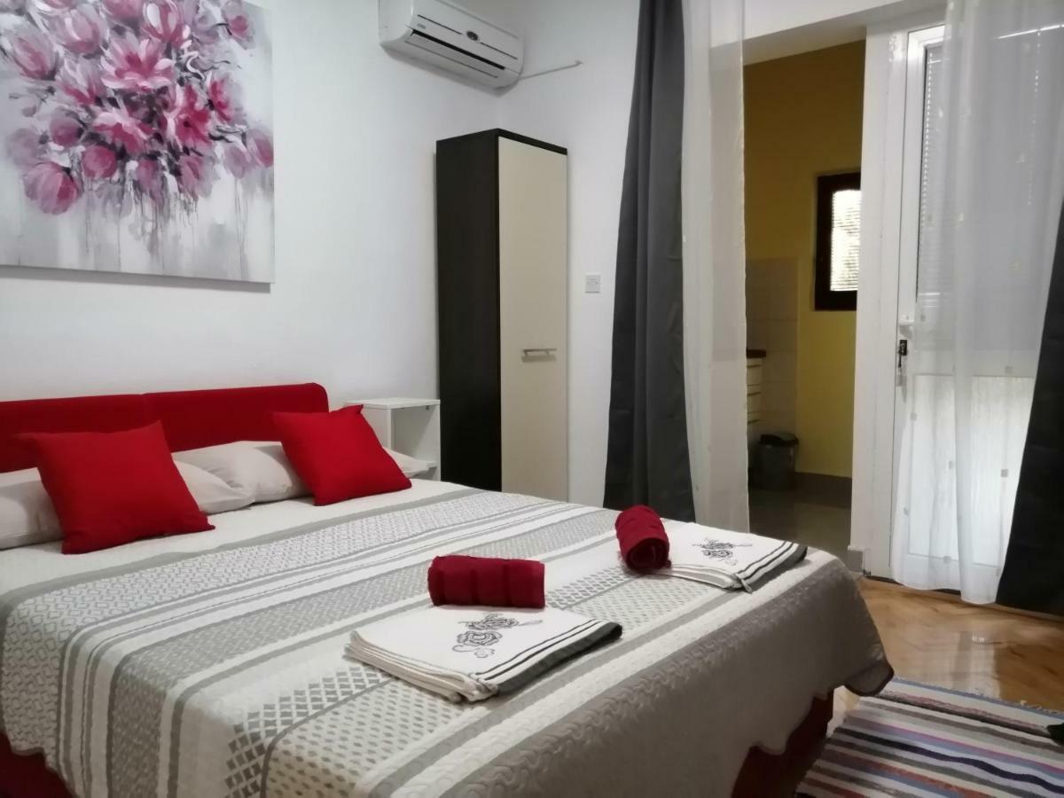 Apartmani Korina สตารีกราด-ปาเคลนีซา ภายนอก รูปภาพ