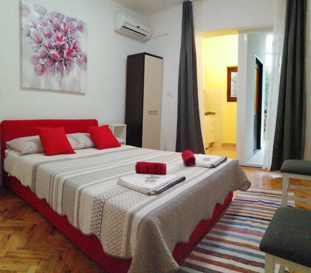 Apartmani Korina สตารีกราด-ปาเคลนีซา ภายนอก รูปภาพ