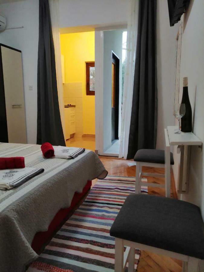 Apartmani Korina สตารีกราด-ปาเคลนีซา ภายนอก รูปภาพ